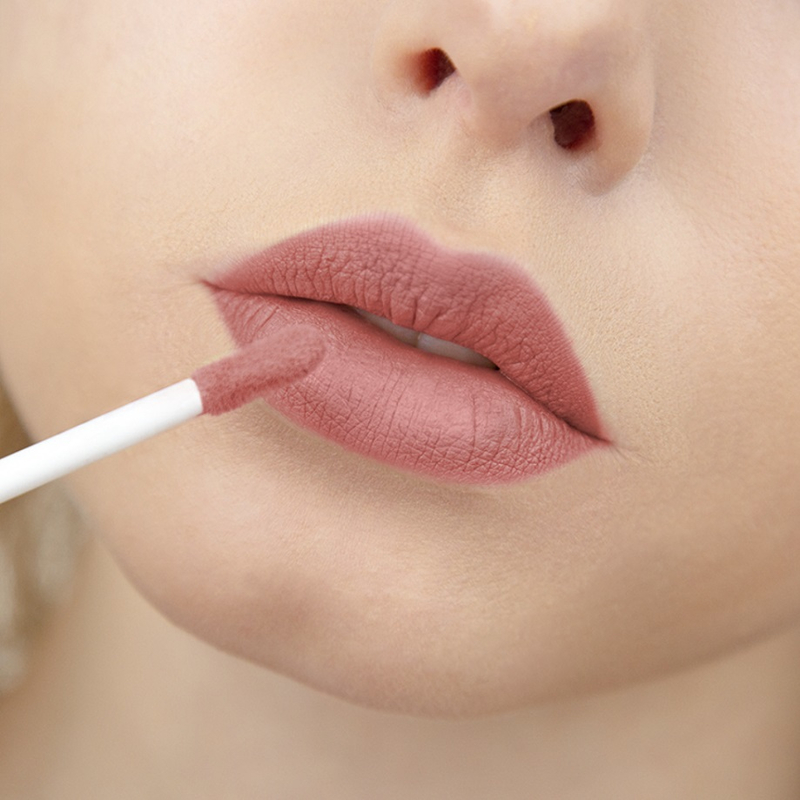 LUX visage Блеск д/губ PIN-UP Ultra Matt тон 18 CREAM PRALINE