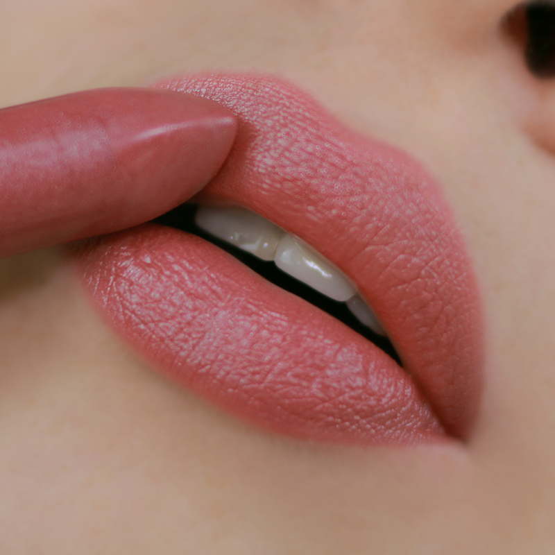 Relouis Помада губная GOLD PREMIUM тон 356